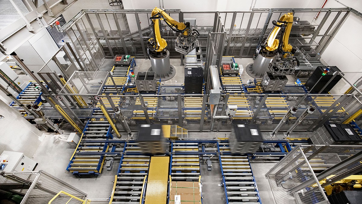 Smaller robots are being increasingly used for the automation of monotonous handling and assembly tasks.