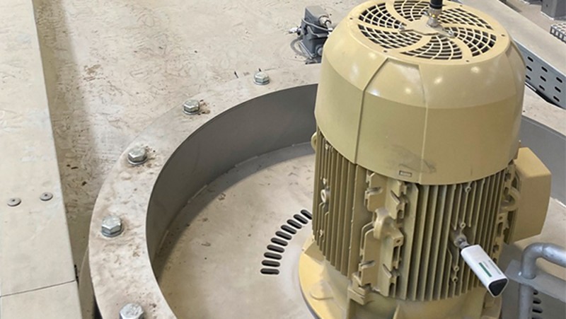 Monitoring motors of heat treatment machines
