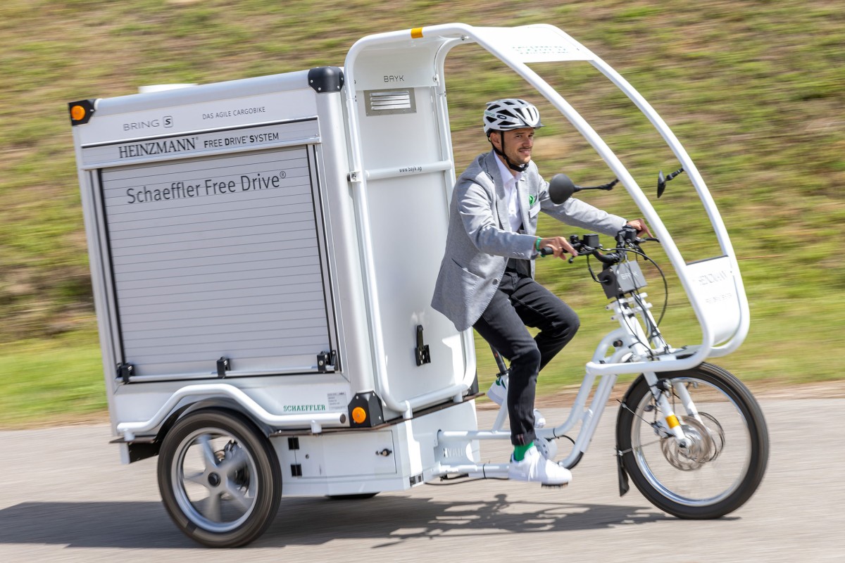 Fleet start for Schaeffler s chainless drive for e cargo bikes Press Releases Schaeffler Germany