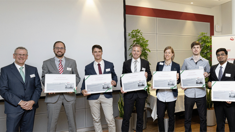 Group of employees at Schaeffler Innovation Award meeting