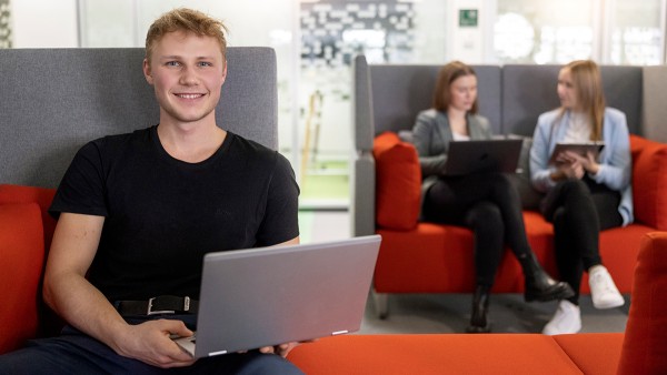 Ausbildung und Studium