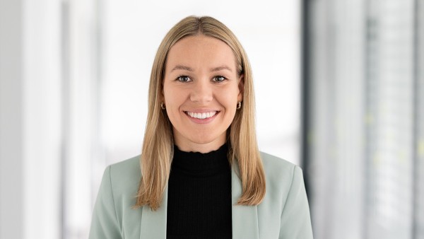 Sara Wenger, Consultant